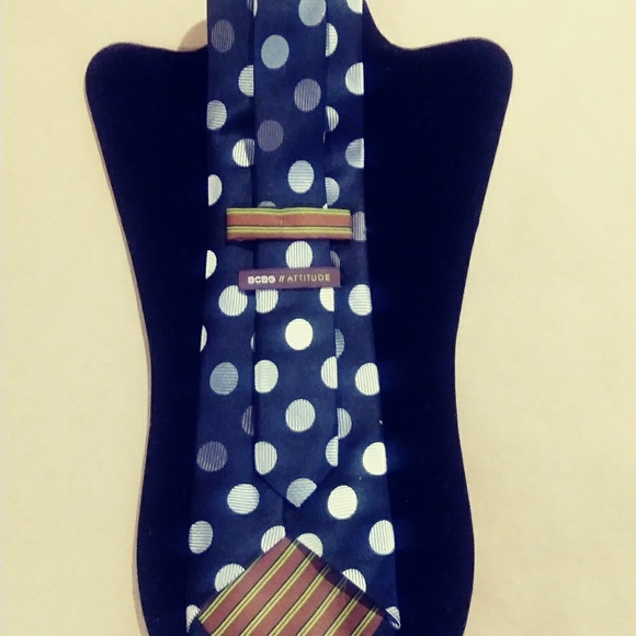 BCBG MEN'S SILK TIE - Picture 3 of 4
